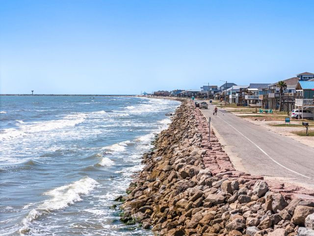 219 Fort Velasco Drive, Freeport, TX 77541