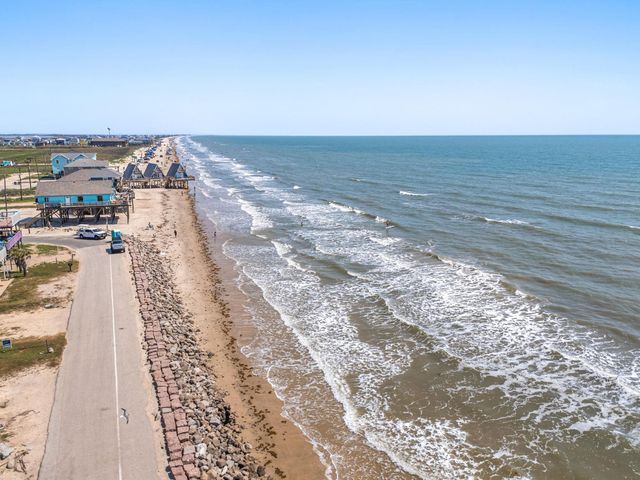 219 Fort Velasco Drive, Freeport, TX 77541