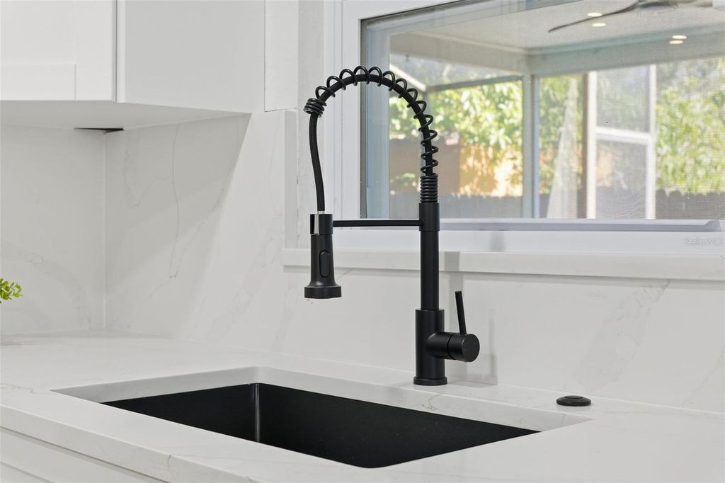 Image 11 of property listing at 4705 CYPRESS TREE DRIVE, Tampa, FL 33624