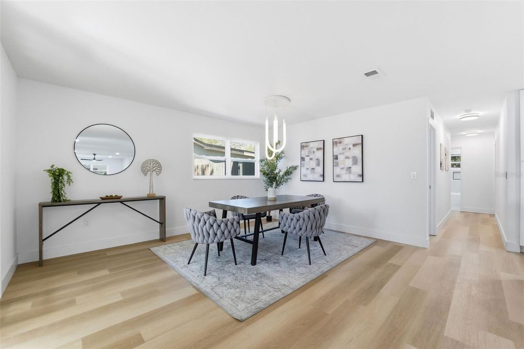 Image 13 of property listing at 4705 CYPRESS TREE DRIVE, Tampa, FL 33624