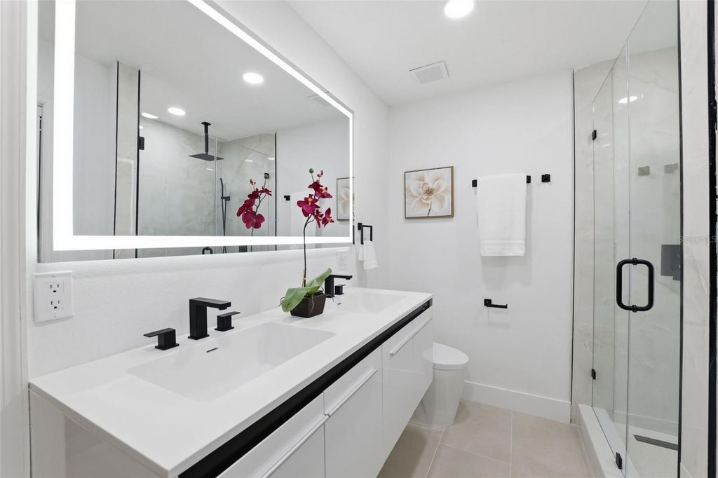 Image 21 of property listing at 4705 CYPRESS TREE DRIVE, Tampa, FL 33624