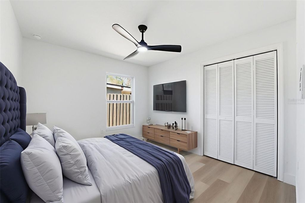 Image 24 of property listing at 4705 CYPRESS TREE DRIVE, Tampa, FL 33624