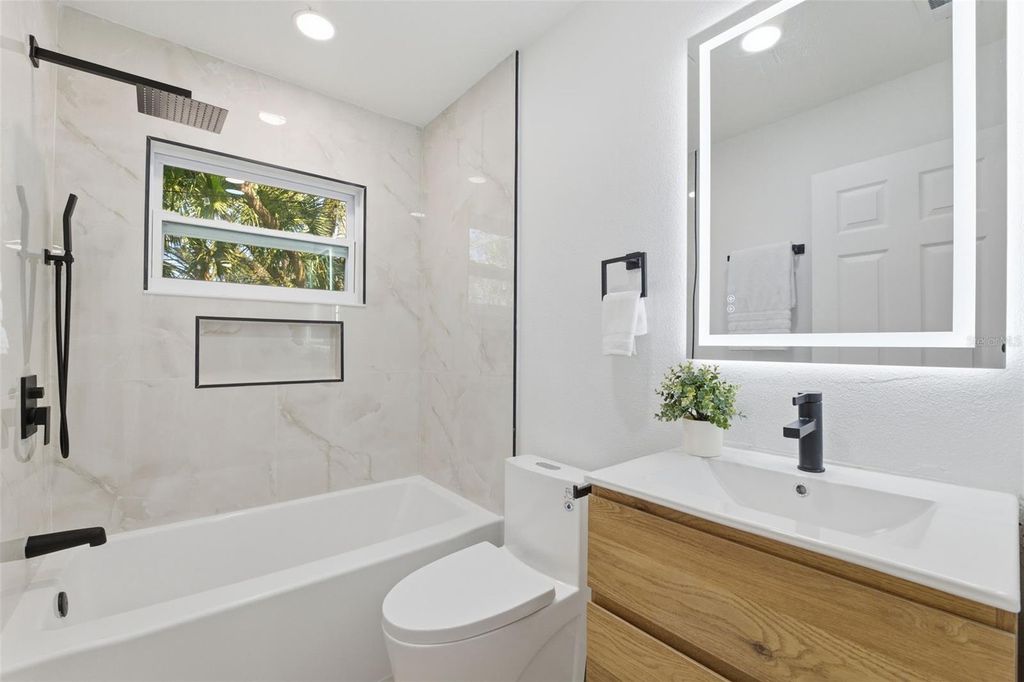 Image 25 of property listing at 4705 CYPRESS TREE DRIVE, Tampa, FL 33624