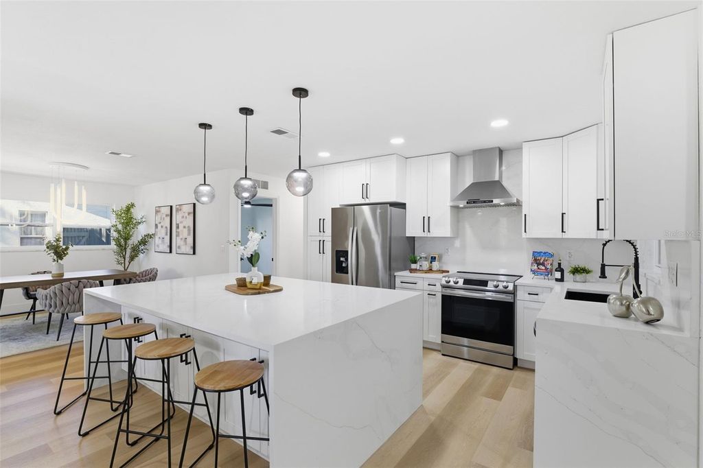 Image 4 of property listing at 4705 CYPRESS TREE DRIVE, Tampa, FL 33624