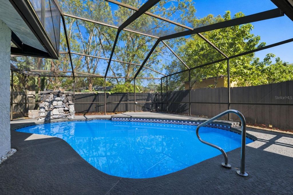 Image 32 of property listing at 4705 CYPRESS TREE DRIVE, Tampa, FL 33624