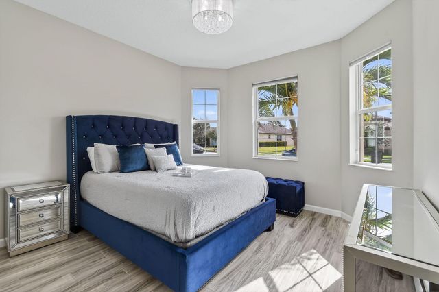 11447 SW Lake Park Drive, Port St Lucie, FL 34987