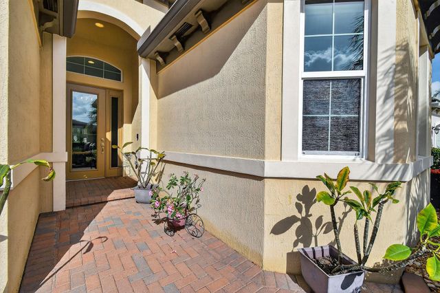 11447 SW Lake Park Drive, Port St Lucie, FL 34987