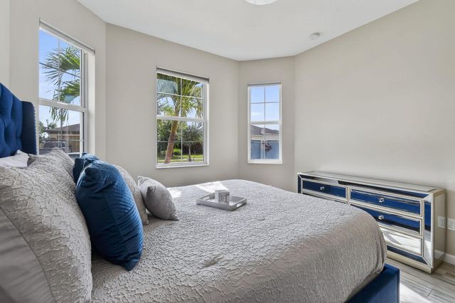 11447 SW Lake Park Drive, Port St Lucie, FL 34987