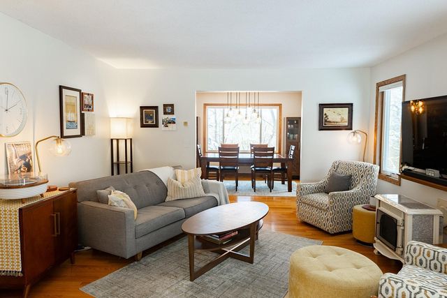 8566 Oak Hill Circle, Prior Lake, MN 55372