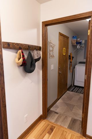 8566 Oak Hill Circle, Prior Lake, MN 55372