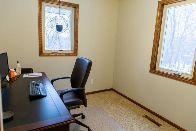 8566 Oak Hill Circle, Prior Lake, MN 55372