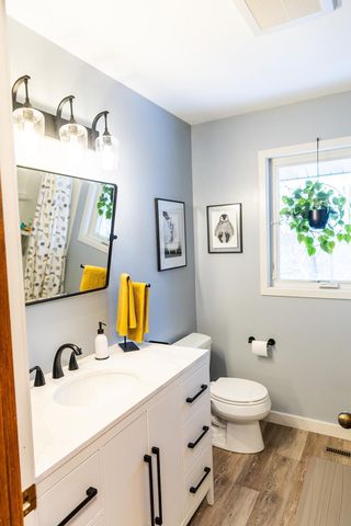 8566 Oak Hill Circle, Prior Lake, MN 55372