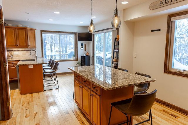 8566 Oak Hill Circle, Prior Lake, MN 55372