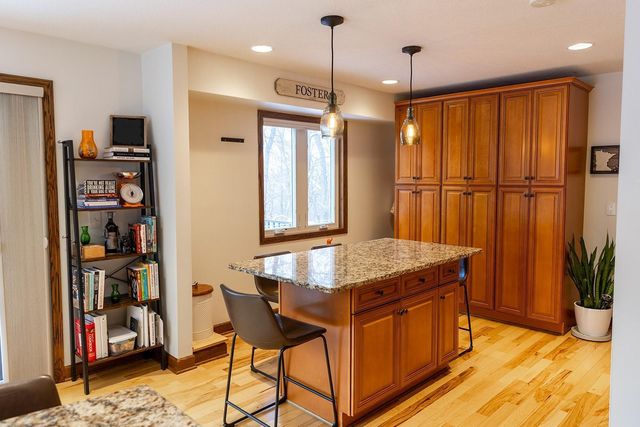 8566 Oak Hill Circle, Prior Lake, MN 55372