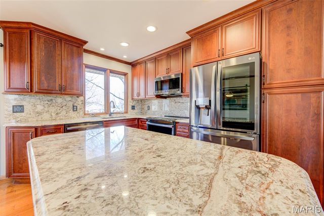 12 Voyager Drive, St Peters, MO 63376