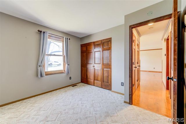 12 Voyager Drive, St Peters, MO 63376