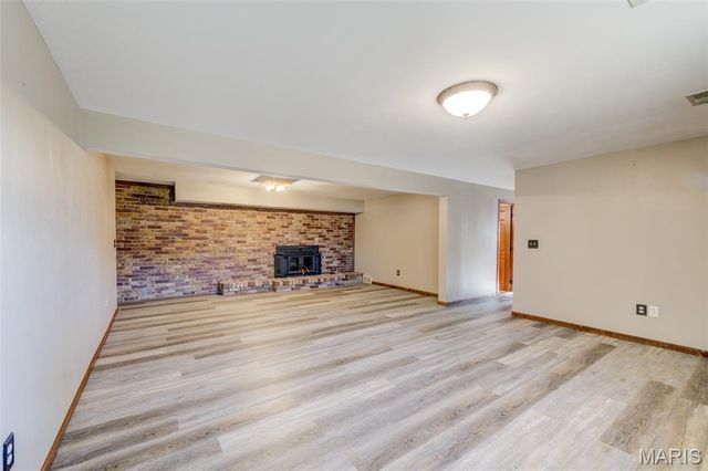 12 Voyager Drive, St Peters, MO 63376