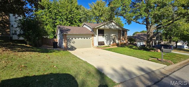 12 Voyager Drive, St Peters, MO 63376