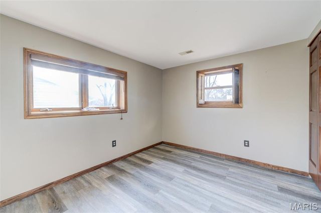 12 Voyager Drive, St Peters, MO 63376