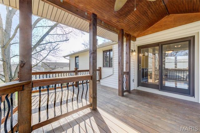 12 Voyager Drive, St Peters, MO 63376