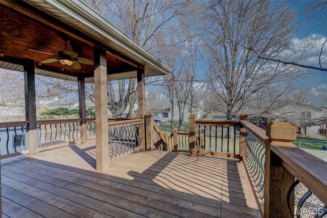 12 Voyager Drive, St Peters, MO 63376