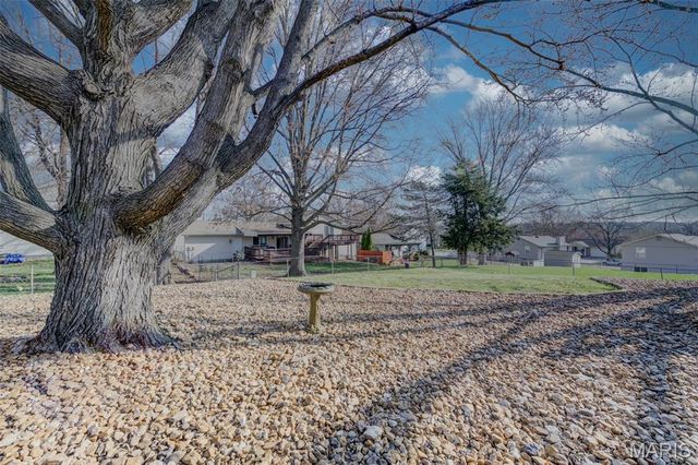 12 Voyager Drive, St Peters, MO 63376