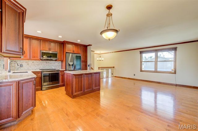 12 Voyager Drive, St Peters, MO 63376