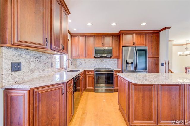 12 Voyager Drive, St Peters, MO 63376