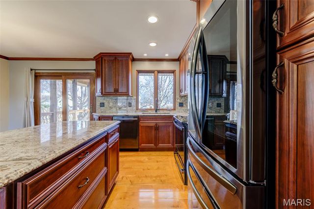 12 Voyager Drive, St Peters, MO 63376