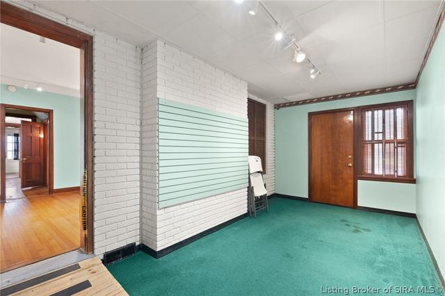 1302 E 10th Street, Jeffersonville, IN 47130