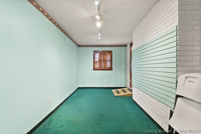 1302 E 10th Street, Jeffersonville, IN 47130