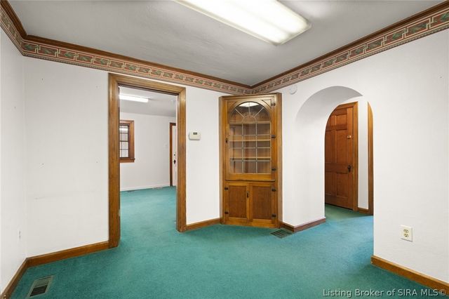 1302 E 10th Street, Jeffersonville, IN 47130