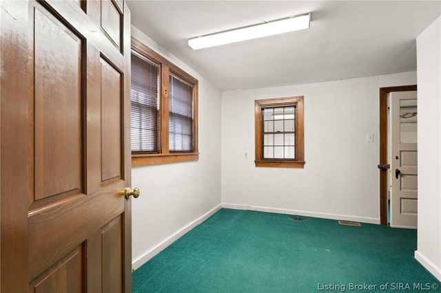 1302 E 10th Street, Jeffersonville, IN 47130