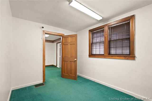 1302 E 10th Street, Jeffersonville, IN 47130