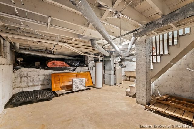 1302 E 10th Street, Jeffersonville, IN 47130