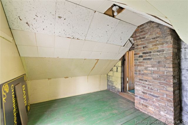 1302 E 10th Street, Jeffersonville, IN 47130