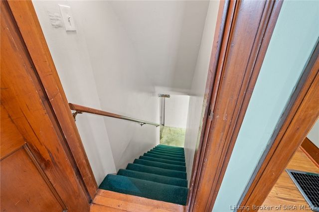 1302 E 10th Street, Jeffersonville, IN 47130