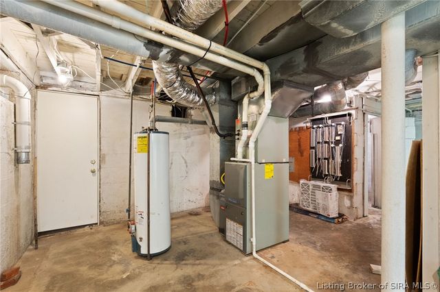 1302 E 10th Street, Jeffersonville, IN 47130