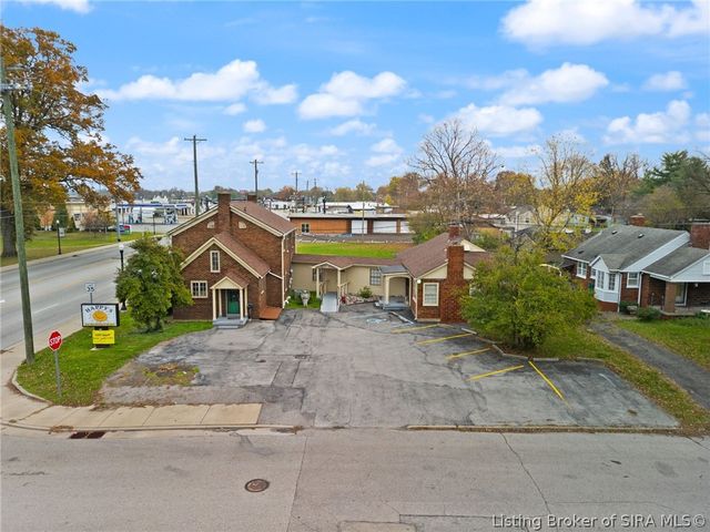 1302 E 10th Street, Jeffersonville, IN 47130