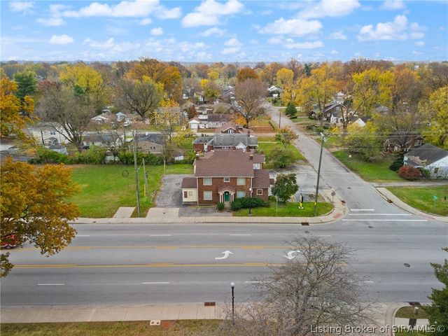 1302 E 10th Street, Jeffersonville, IN 47130
