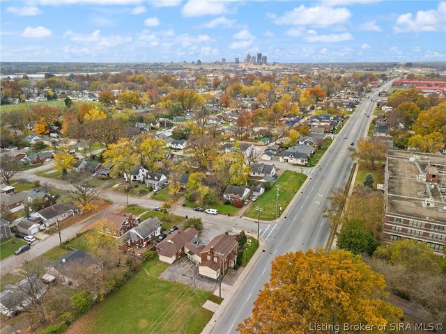 1302 E 10th Street, Jeffersonville, IN 47130