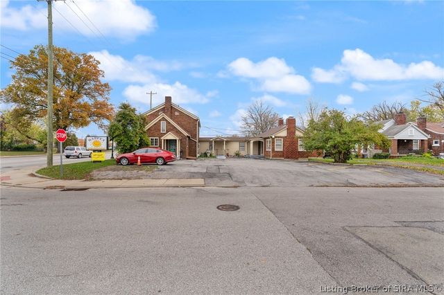 1302 E 10th Street, Jeffersonville, IN 47130