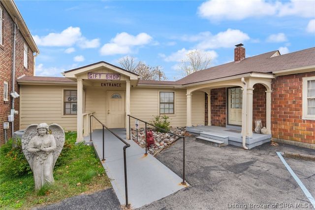 1302 E 10th Street, Jeffersonville, IN 47130