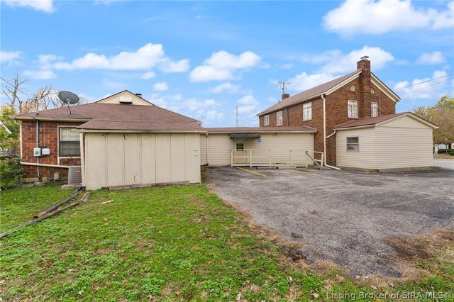 1302 E 10th Street, Jeffersonville, IN 47130