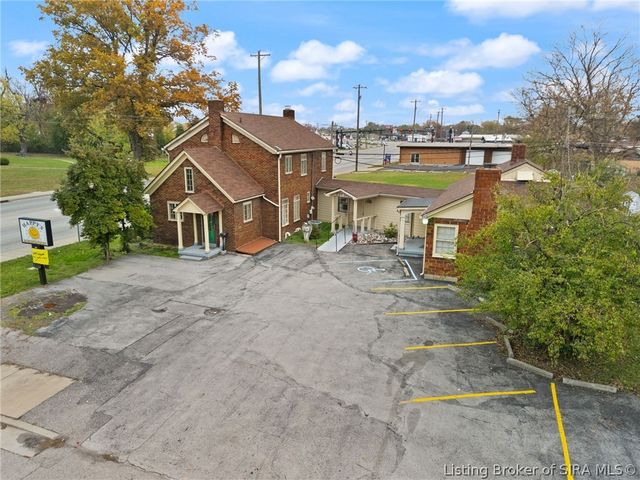 1302 E 10th Street, Jeffersonville, IN 47130