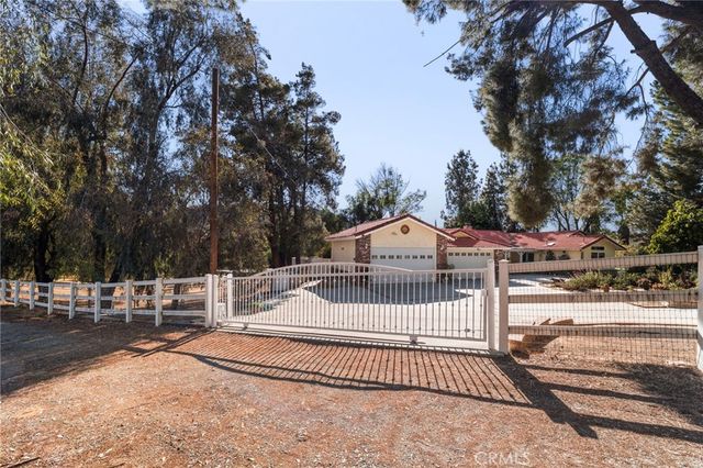16620 Rocky Glen Road, Perris, CA 92570