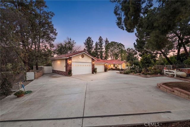 16620 Rocky Glen Road, Perris, CA 92570