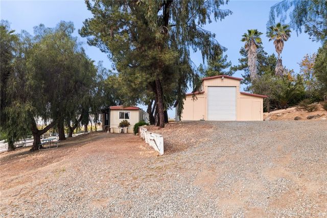 16620 Rocky Glen Road, Perris, CA 92570