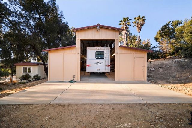 16620 Rocky Glen Road, Perris, CA 92570