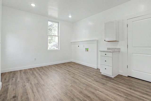 402 Dayton Avenue, Dayton, KY 41074